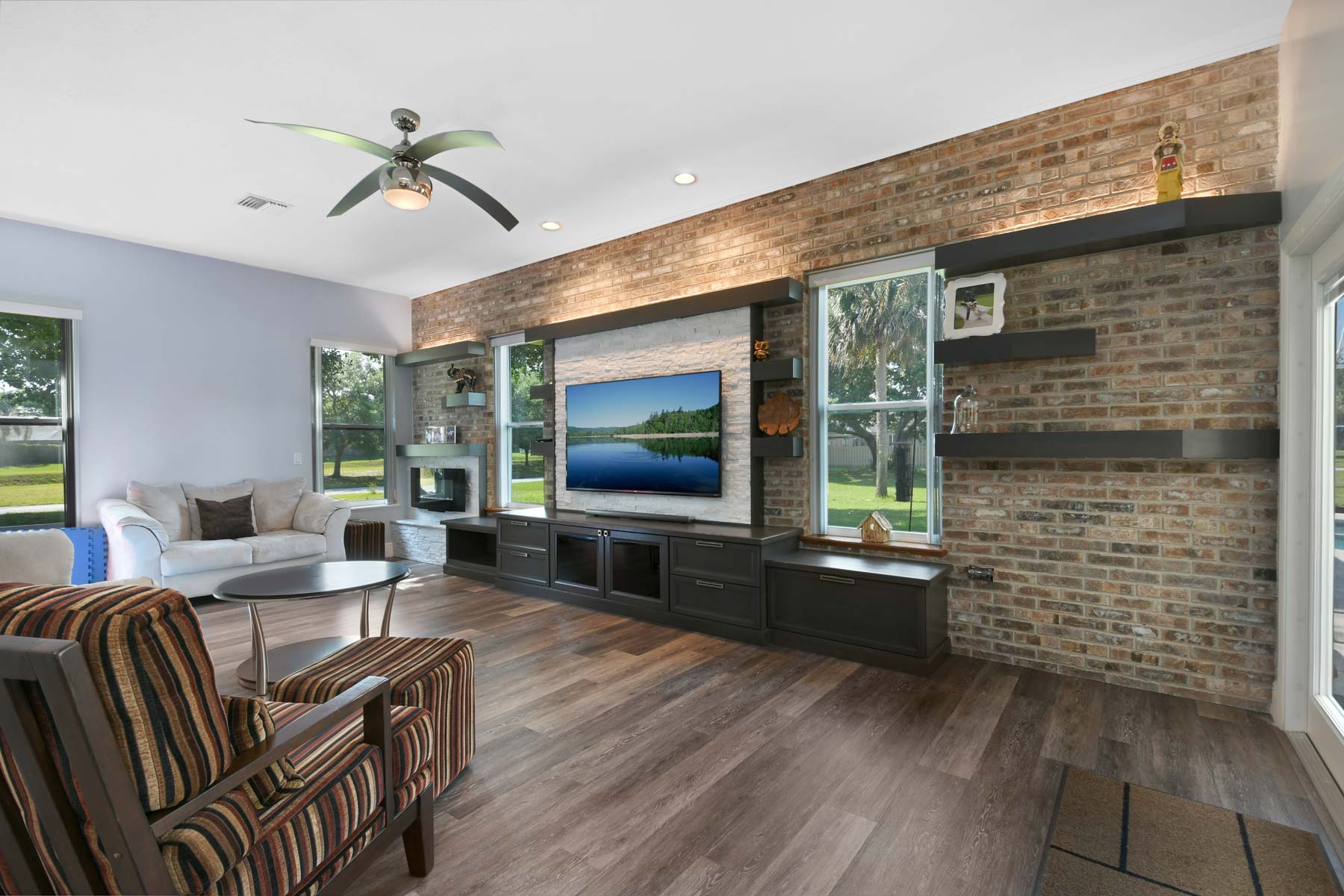 sw-kitchens-entertainment-02