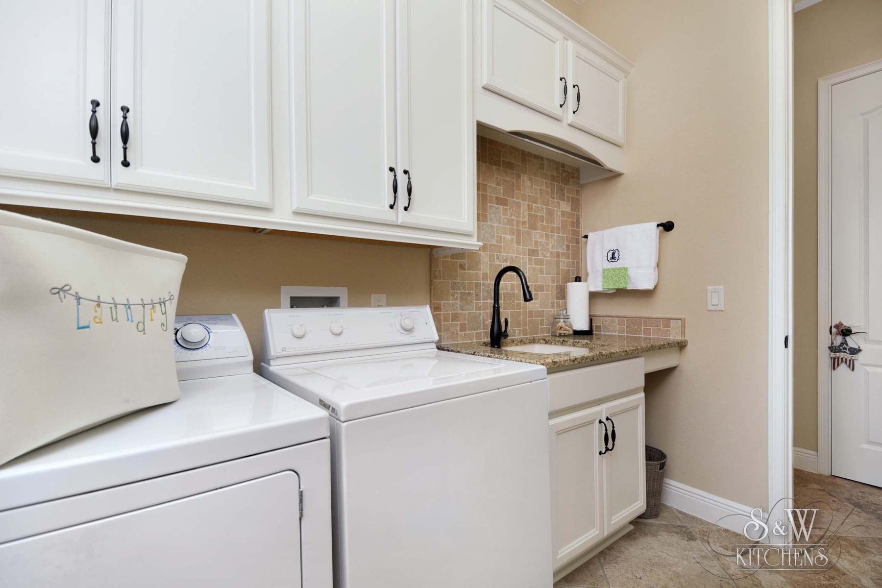 sw-kitchens-laundry-04