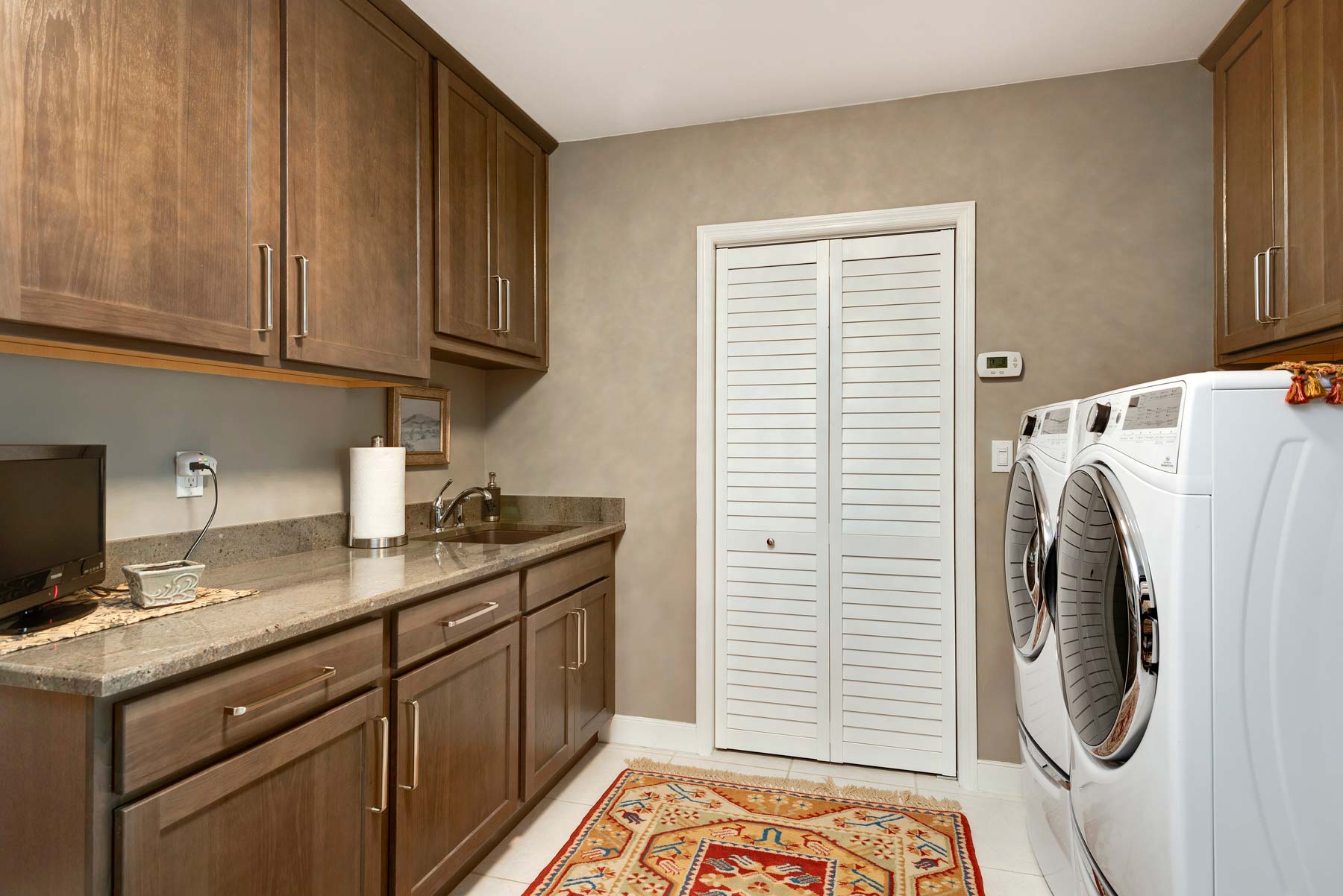 sw-kitchens-laundry-12
