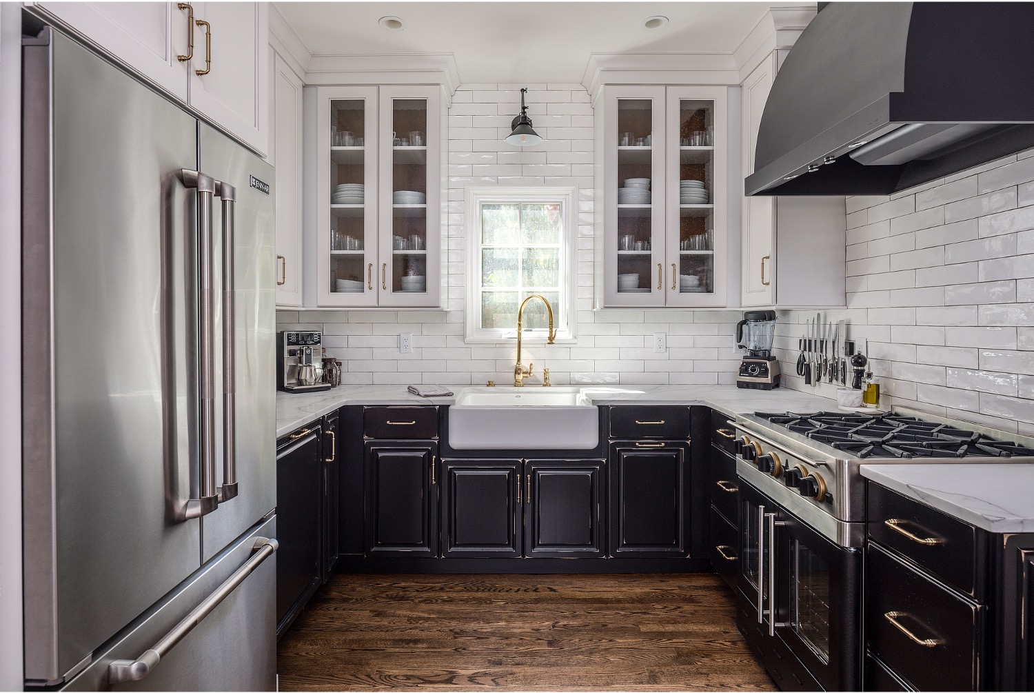 5-Inspiring-Kitchens-Picture4 black and white two tone kitchen in college park, fl