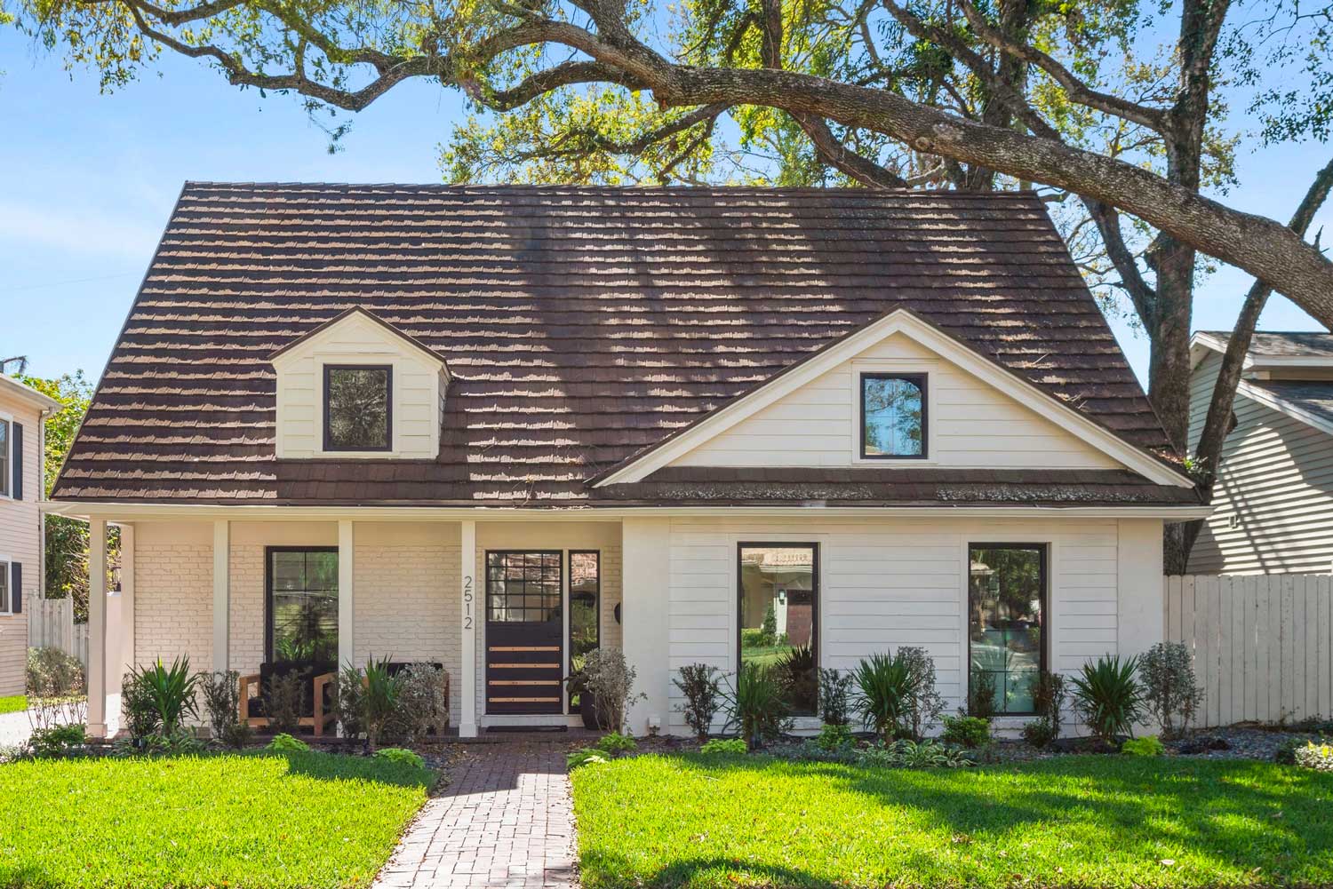 04-14-23-Outdated-1960s-Cottage-Transformed-into-Beautiful-Modern-Oasis-P1 organic modern home in tampa