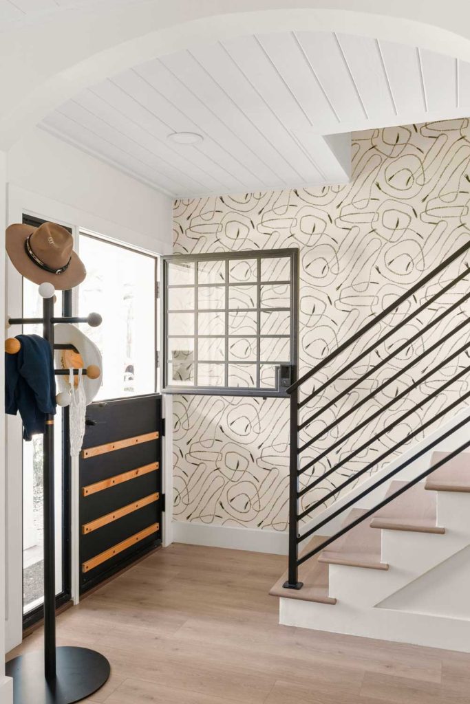 04-14-23-Outdated-1960s-Cottage-Transformed-into-Beautiful-Modern-Oasis-P14