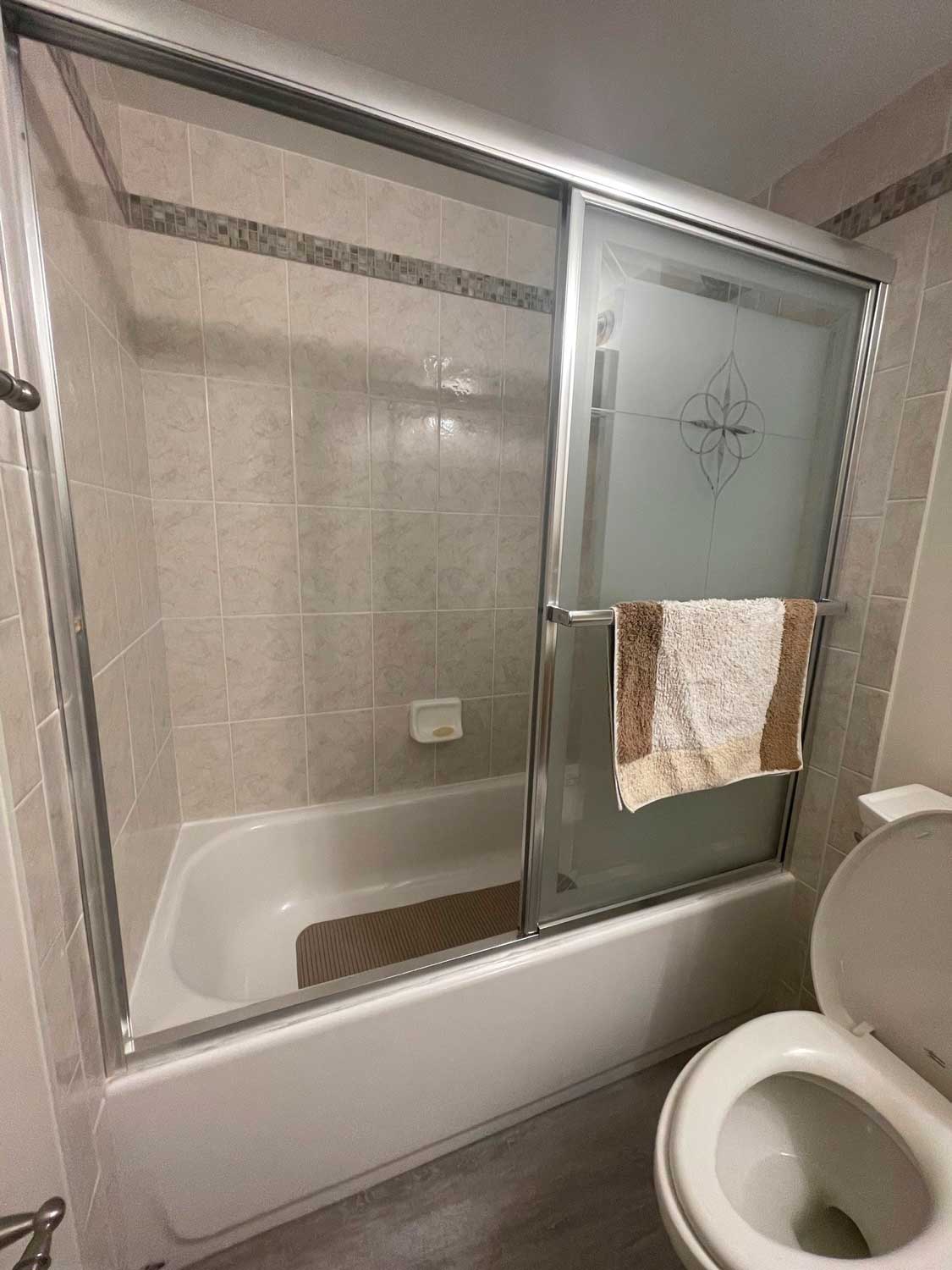 04-21-23-Fresh-Designs-Same-Layouts-for-3-Bathroom-Remodels-P5