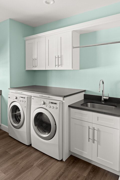 S-W-Mahler--18--481x720-0a13351a-5c8a-4b1f-baa1-6b3b2e0a94a1 laundry room makeover
