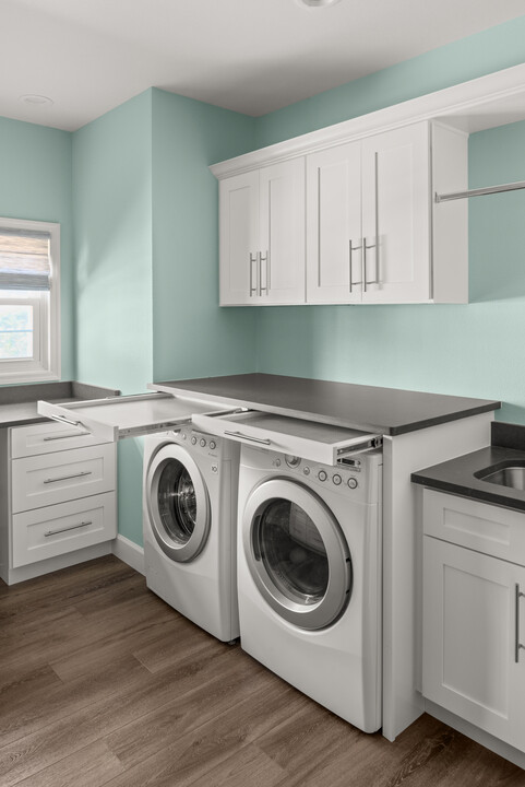 S-W-Mahler--19--481x720-789bd2df-087f-41c3-99cd-c0b28b95691b laundry room makeover with custom drying racks