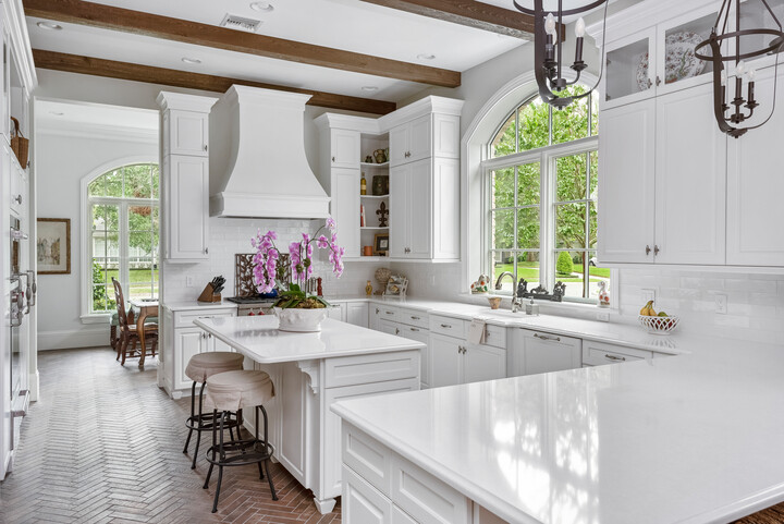 S-W---Jennings----3--720x481-0fab8b71-61aa-4b0e-a545-4e5d23111aef farmhouse style kitchen in winter park fl