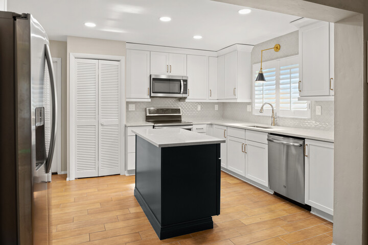 S-W-Kelly-Kitchen--4--720x481-400ae65d-9627-48c7-b936-acfd0684e079 kitchen remodel in tampa florida