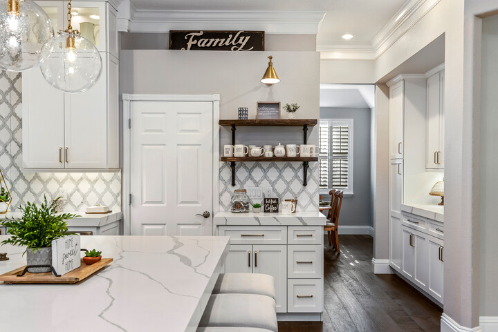 sw_murrin_004-720x481-b3abb0c2-3484-4284-95fe-7c57805dfee9 open style wood shelving in tampa fl kitchen