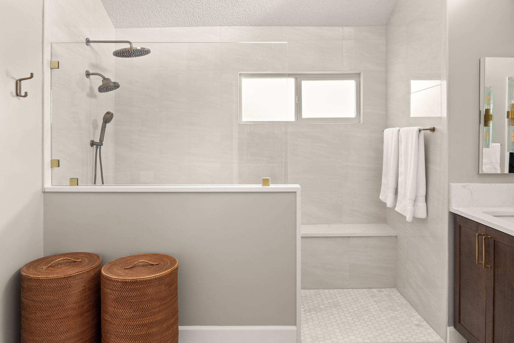 16-S-W-Flick-Bathroom--3-