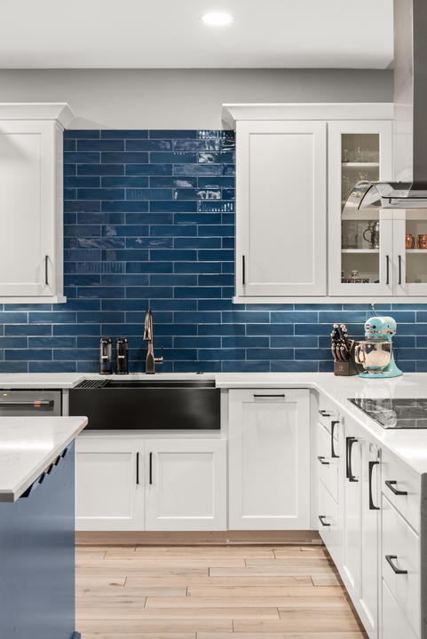S-W-Crosslin-Kitchen--7--481x720-6ee0676b-8f51-4b19-a790-741b91db35a3 blue backsplash in longwood, lake mary